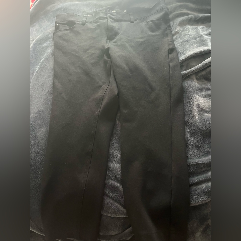 Torrid 16 R Bombshell Trousers 
Studio Black Skinny Pants